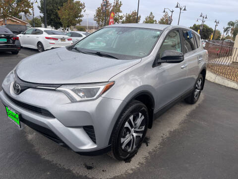 2018 Toyota RAV4 for sale at Soledad Auto Sales in Soledad CA