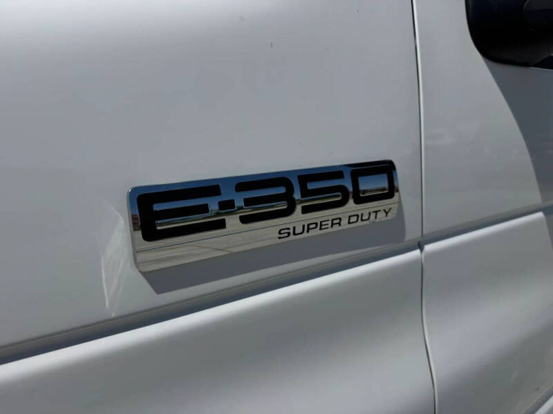 2017 Ford E-Series