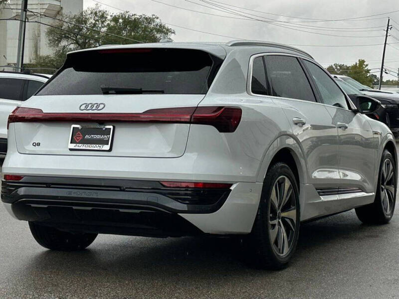 2024 Audi Q8 e-tron quattro Premium Plus