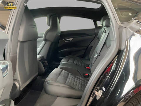 2022 Audi e-tron GT quattro Premium Plus