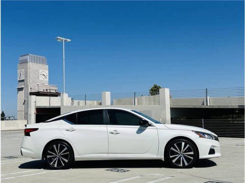 2022 Nissan Altima 2.5 SR