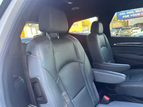 2022 Buick Enclave Essence
