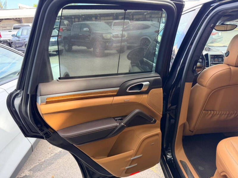 2014 Porsche Cayenne Turbo