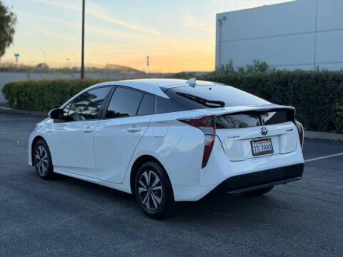 2016 Toyota Prius Two