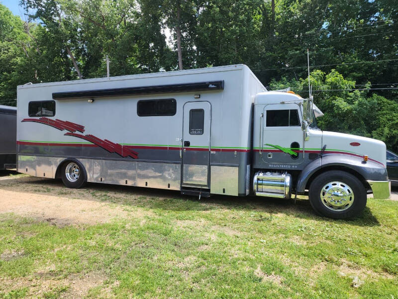 2005 Peterbilt 330