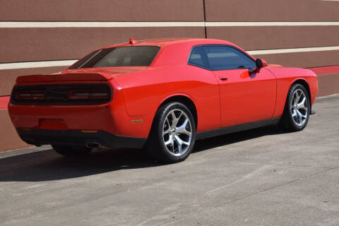 2016 Dodge Challenger SXT Plus