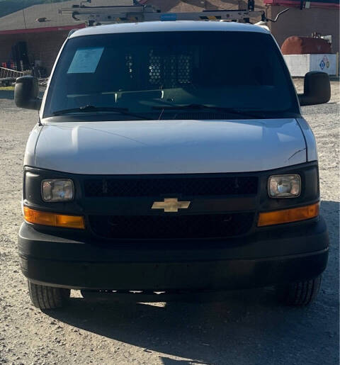 2015 Chevrolet Express Cargo Work Van's photo