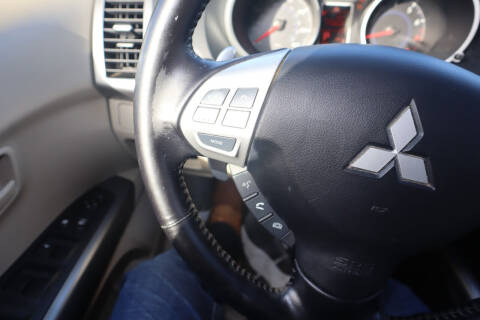 2008 Mitsubishi Outlander SE