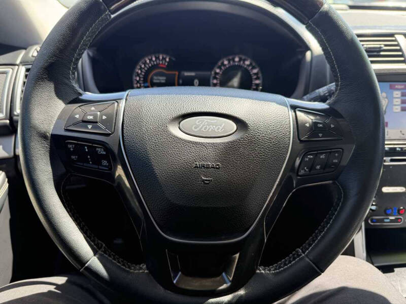 2017 Ford Explorer Platinum