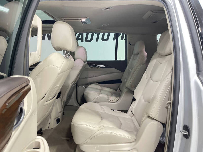 2017 Cadillac Escalade ESV Luxury