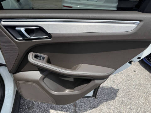 2015 Porsche Macan S