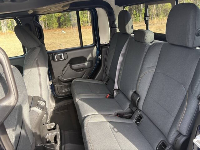 2025 Jeep Gladiator Willys