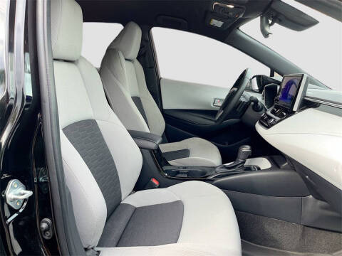 2025 Toyota Corolla Hatchback SE