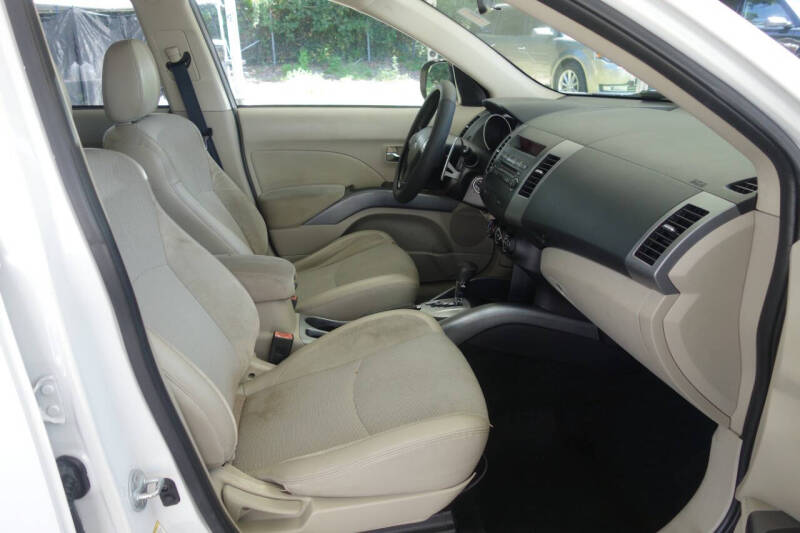 2010 Mitsubishi Outlander SE