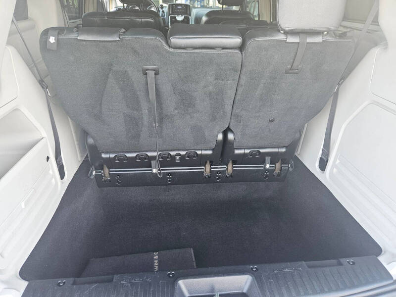 2016 Chrysler Town and Country Touring