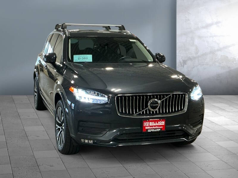 2021 Volvo XC90 T6 Momentum 7-Passenger