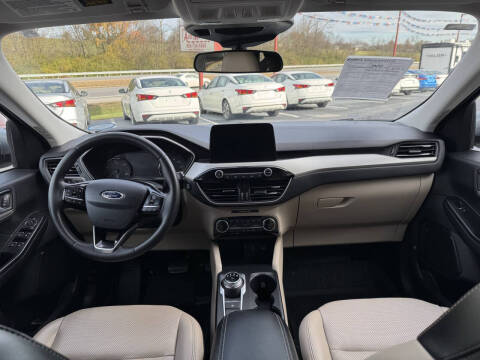 2022 Ford Escape Hybrid SEL