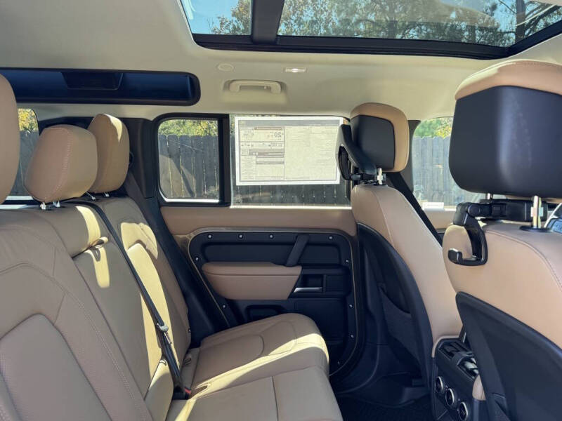 2026 Land Rover Defender 110 P300 S