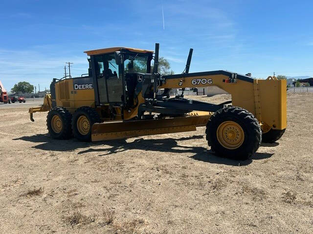 2009 John Deere 670G
