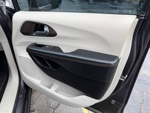 2017 Chrysler Pacifica Touring
