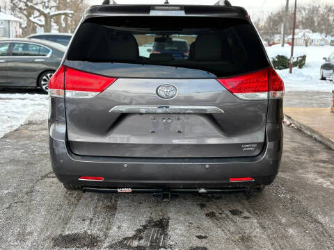 2013 Toyota Sienna Limited 7-Passenger