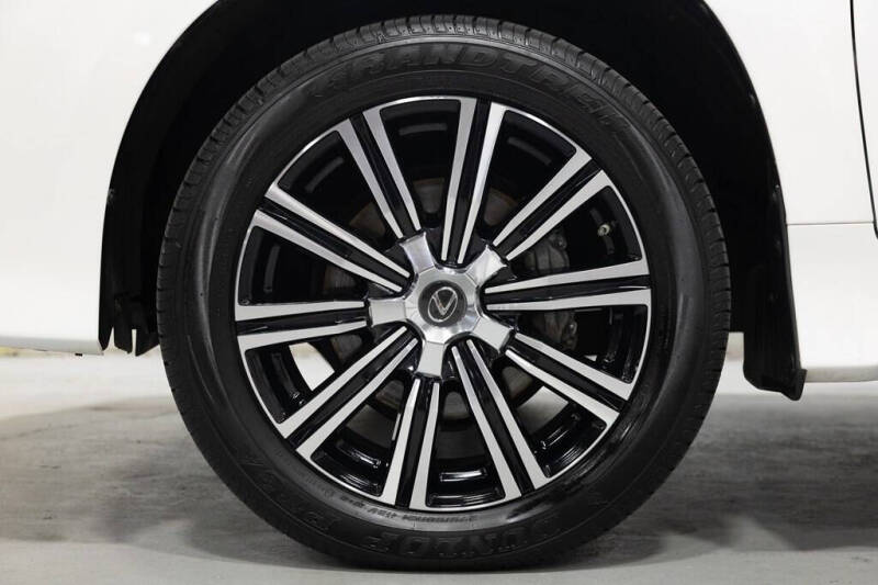 2021 Lexus LX 570 Three-Row