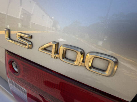 1996 Lexus LS 400