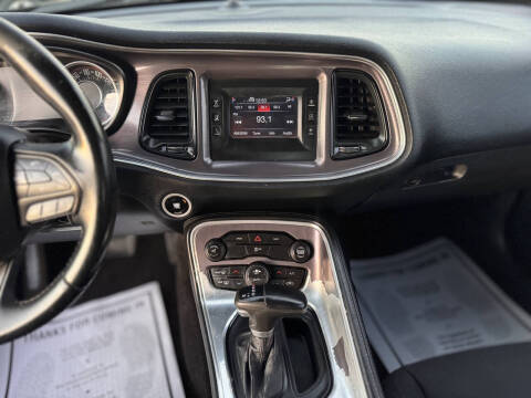 2015 Dodge Challenger SXT
