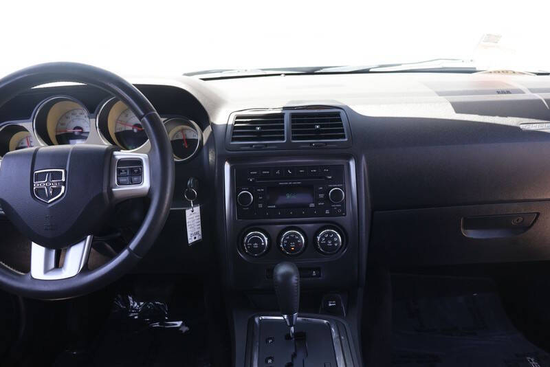 2014 Dodge Challenger SXT