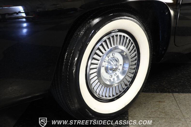 1957 Ford Thunderbird