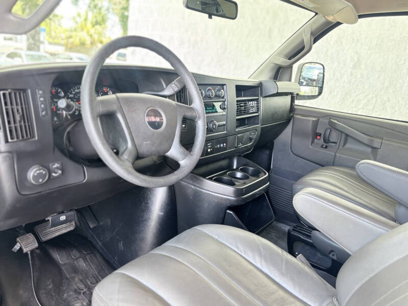 2023 GMC Savana 2500