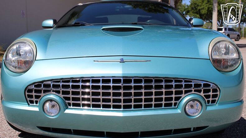 2002 Ford Thunderbird Deluxe