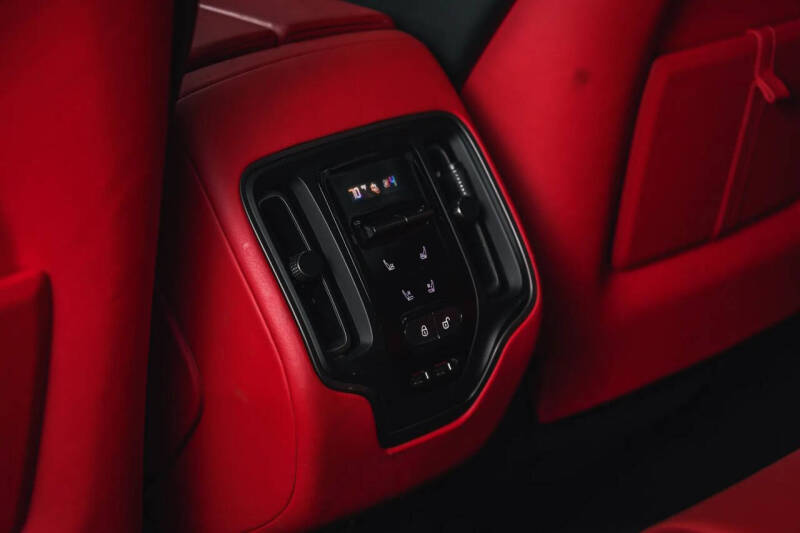 2021 Aston Martin DBX