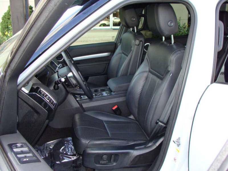 2020 Land Rover Discovery Landmark Edition