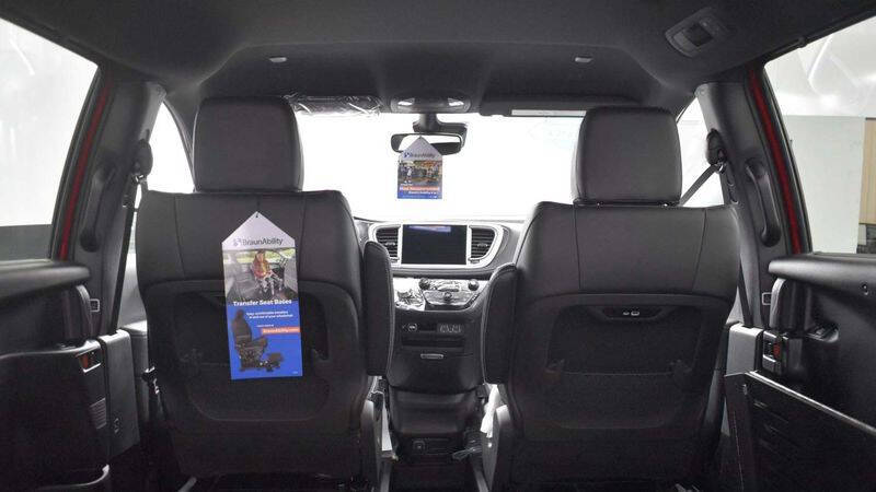 2025 Chrysler Pacifica Select - Photo 7