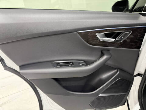 2019 Audi Q8 quattro Premium Plus 55 TFSI