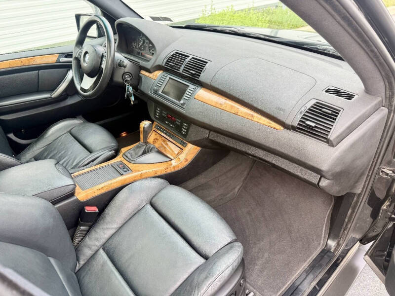 2005 BMW X5 3.0i