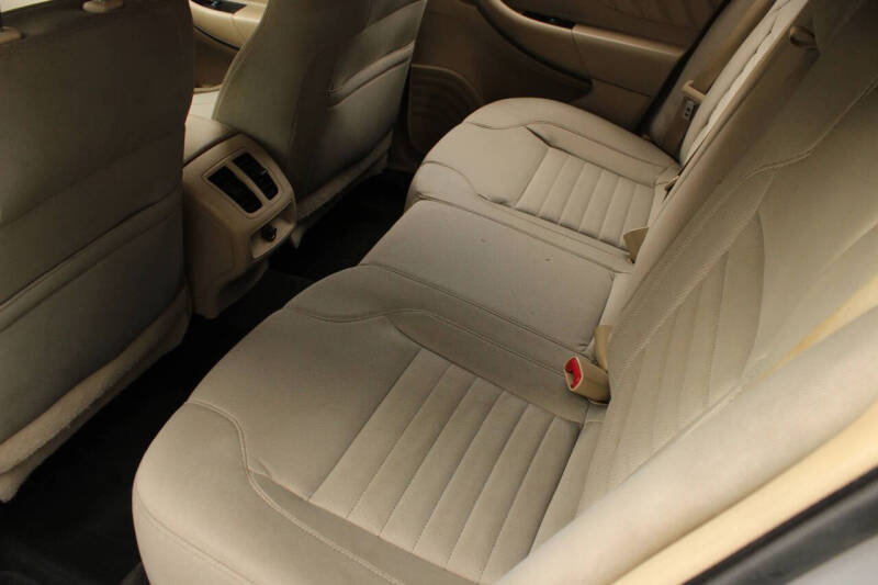 2016 Ford Taurus SE