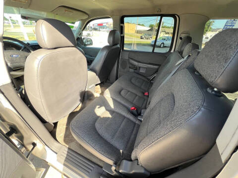 2004 Ford Explorer XLS