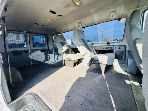 2014 Ford E-Series E-150 XLT