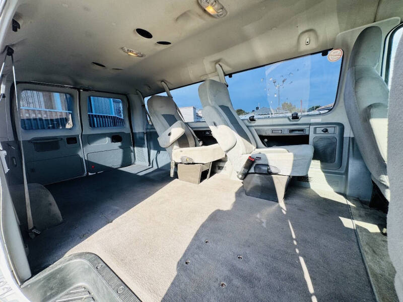 2014 Ford E-Series E-150 XLT
