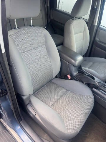 2005 Ford Escape XLT
