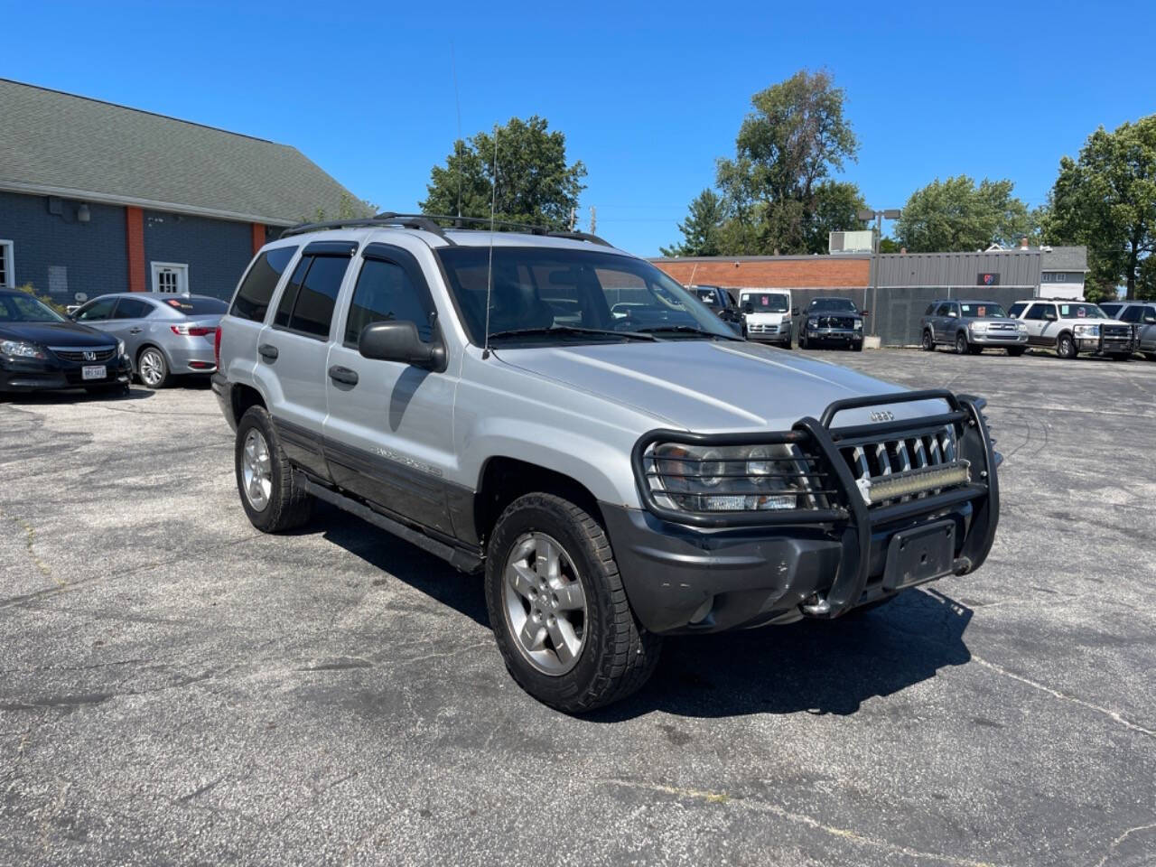 2004 Jeep Grand Cherokee for sale at AVS AUTO GROUP LLC in CLEVELAND, OH