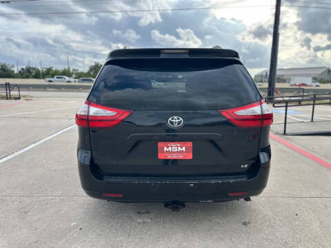 2015 Toyota Sienna LE 8-Passenger