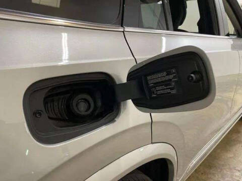 2025 Volvo XC90 B5 Core Bright Theme