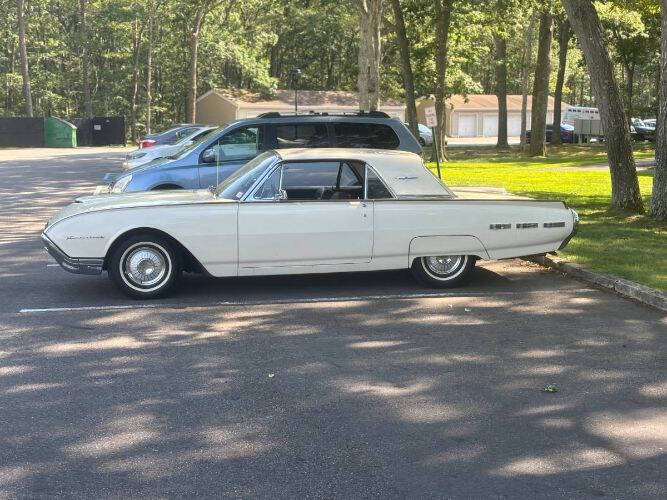 1962 Ford Thunderbird