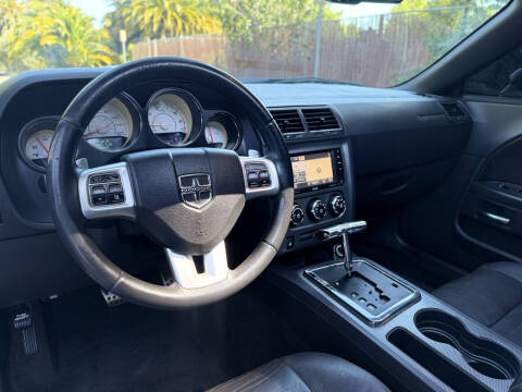 2012 Dodge Challenger R/T Plus