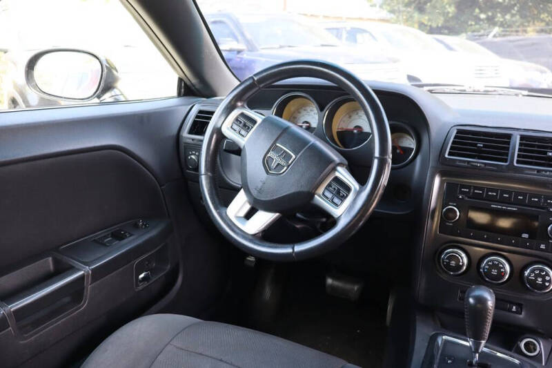 2014 Dodge Challenger SXT