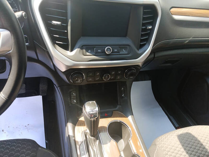 2017 GMC Acadia SLE-2