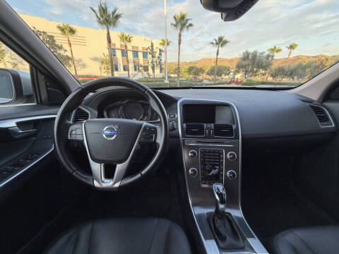 2016 Volvo XC60 T5 Drive-E Premier